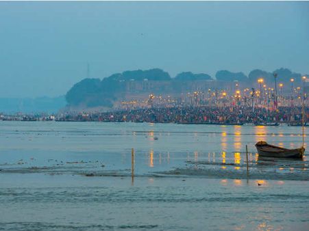 नदी के बीचों-बीच ले जाकर जज साहब से बोला- पैसे दो वरना बेटे समेत डुबो दूंगा