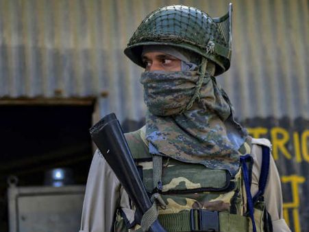 अनंतनाग के अच्‍छाबल इलाके में हुर्रियत कॉन्‍फ्रेंस के नेता को आतंकियों ने मारी गोली