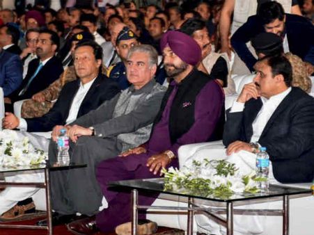 video: सामने आया पाकिस्तान का असली चेहरा: विदेश मंत्री कुरैशी ने करतारपुर को बताया स्टंट, कहा- इमरान की गुगली में फंसा भारत
