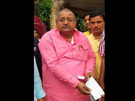 तहसीलदार को दफ्तर में चांटा मारने वाले BJP विधायक का पति गिरफ्तार, हालत बिगड़ने पर लखनऊ रेफर