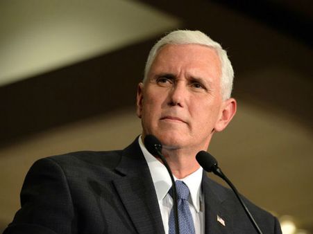 अमेरिका: उपराष्ट्रपति Mike Pence और उनकी पत्नी सार्वजनिक रूप से लेंगे Covid-19 वैक्सीन