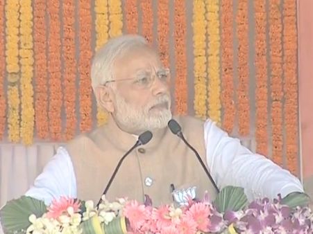 अर्बन नक्सलियों पर सरकार को कार्रवाई करने से रोकती है कांग्रेस: पीएम मोदी