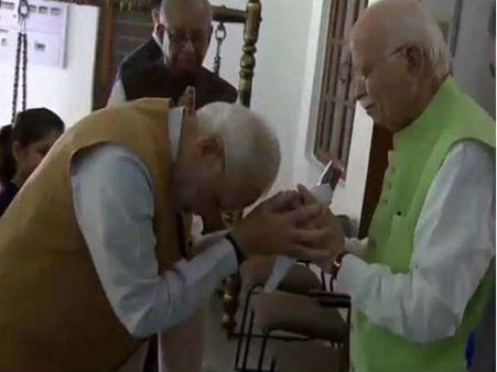 PM मोदी ने दी आडवाणी को जन्मदिन की शुभकामनाएं, बोले- भारत के विकास में आपका बड़ा योगदान