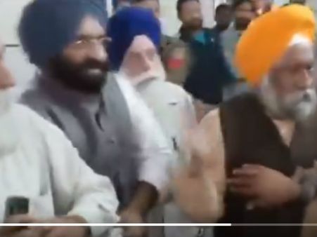 VIDEO: सिख दंगे में हत्या के दोषी पर कोर्ट परिसर में अकाली विधायक का हमला