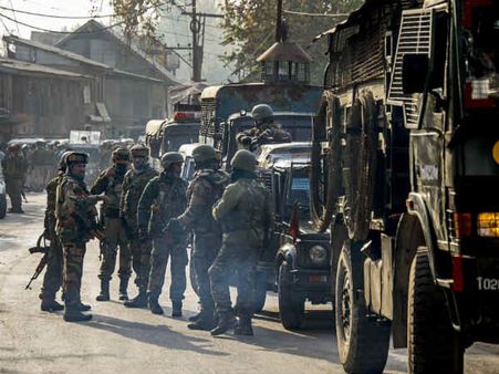 घाटी में फेसबुक के जरिए युवाओं को आतंकवाद के लिए लुभाने वाली पहली महिला आतंकी गिरफ्तार