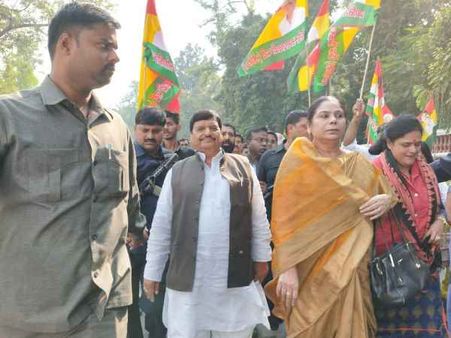 ‘सुप्रीम कोर्ट के आदेश की अवहेलना होती है तो योगी सरकार तुरंत बर्खास्त हो’