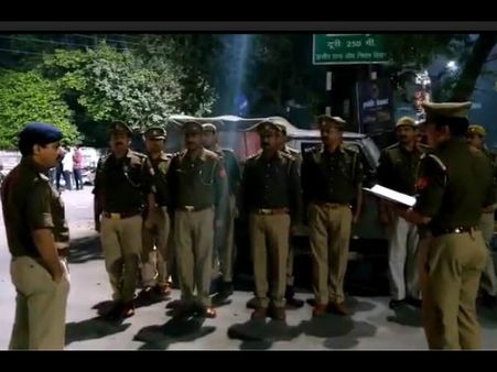 SSP ने बीच सड़क SHO को किया लाइन हाजिर, सरकारी गाड़ी और मोबाइल छीनकर कहा- पैदल जाइए