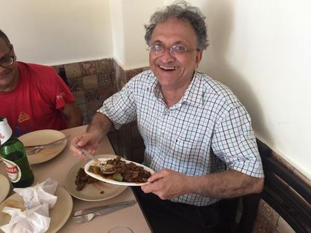 बीफ खाने की अपनी तस्वीर को रामचंद्र गुहा ने डिलीट किया, बताई यह वजह