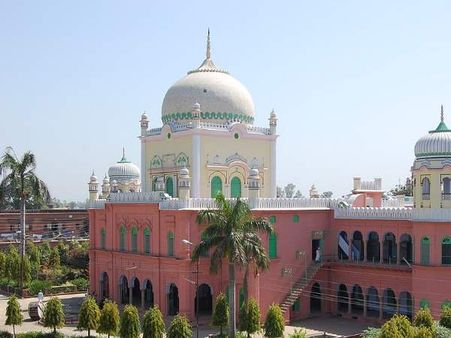 दारुल उलूम का फतवा, औरतों का मर्दों के साथ बारात में जाना नाजायज
