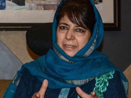 कश्मीर में तनाव पर महबूबा मुफ्ती का बयान, बोलीं- पाकिस्तान और अलगाववादियों से बात करे भारत