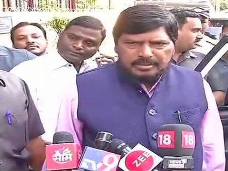 थप्पड़ कांड पर बोले आठवले- कार्यक्रम में सुरक्षा इंतजाम नहीं थे पर्याप्त, मैं एक लोकप्रिय नेता