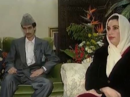 Video: हुर्रियत नेता मीरवाइज को पुण्‍यतिथि पर याद आई बेनजीर भुट्टो के साथ अपनी पहली मीटिंग