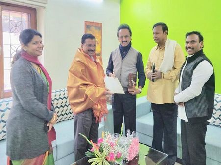 दिल्ली आए डीएमके अध्यक्ष स्टालिन, केजरीवाल समेत कई नेताओं से की मुलाकात