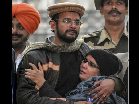 रीयल लाइफ के 'वीर' हामिद अंसारी, पाकिस्‍तान में अपनी 'जारा' से बिना मिले पहुंचे जेल, लगा जासूसी का आरोपी