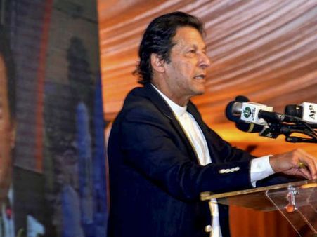 पुलवामा की घटना के बाद बोले पाकिस्‍तान के पीएम इमरान खान-कश्‍मीरियों को भविष्‍य का फैसला लेने दिया जाए