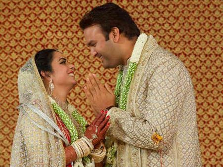 ईशा अंबानी की शादी में पहुंचा पूरा बॉलीवुड, देखें शादी की भव्य तस्वीरें