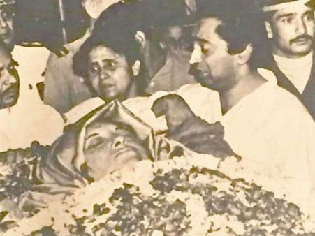 इंदिरा गांधी के पार्थिव शरीर को देखकर फूट-फूटकर रोए थे कमलनाथ, राजीव-राहुल संग दिया था कंधा