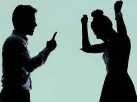 पति के खिलाफ थाने पहुंची पत्नी, वहीं पर दोनों ने उठाया ऐसा कदम, पुलिस के उड़े होश