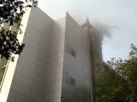 ESIC हॉस्पिटल में लगी भीषण आग, 8 लोगों की मौत कई घायल