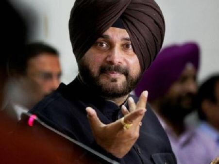 पुलवामा हमले पर विवादित बयान के बाद सिद्धू ने भाजपा को याद दिलाई 'मसूद अजहर की रिहाई'