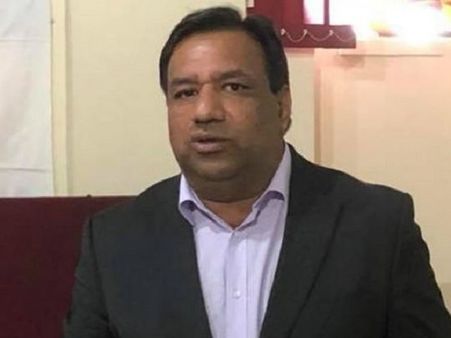 पाकिस्‍तानी मूल के काउंसलर ने महिलाओं के ग्रुप में पोस्‍ट कर दी टॉपलेस फोटो