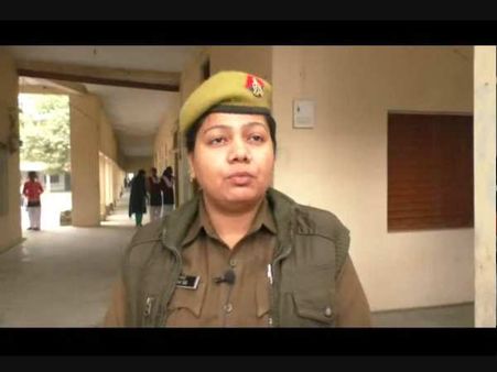 यूपी पुलिस की महिला सिपाही ने जुल्म के खिलाफ छेड़ी मुहिम, 5000 लड़कियों को दी ट्रेनिंग