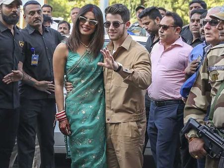 शादी के 24 घंटे बाद ही एक 'बड़ी मुश्किल' में फंस गए प्रियंका और निक