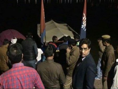 प्रयागराज: कुंभ से पहले संगम में बड़ा हादसा श्रद्धालुओं भरी नाव यमुना में पलटी, 3 लोगों की मौत