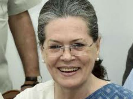 Sonia Gandhi's 72nd birthday: जानिए किसने कहा था सोनिया गांधी को 'Real Mother India' 