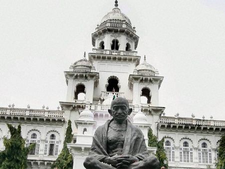 तेलंगाना चुनाव: राज्य की जनसंख्या, साक्षरता, राजनीति और चुनावी मुद्दे