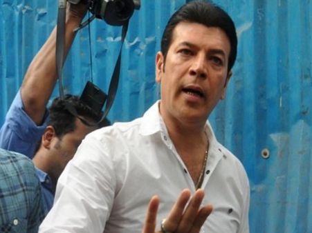 आदित्य पंचोली की गुंडागर्दी: कार मैकेनिक ने पैसे मांगे तो कहा- जान से मार दूंगा