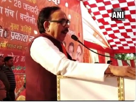 मायावती को अखिलेश के शॉल गिफ्ट करने पर यूपी भाजपा अध्यक्ष ने दिया आपत्तिजनक बयान