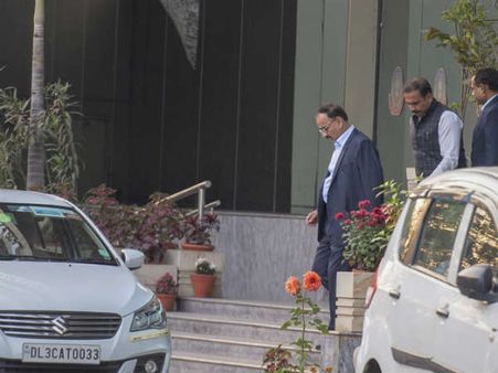 सीबीआई विवाद: सेलेक्ट कमेटी में इन तमाम वजहों पर बहस के बाद हुआ आलोक वर्मा का तबादला