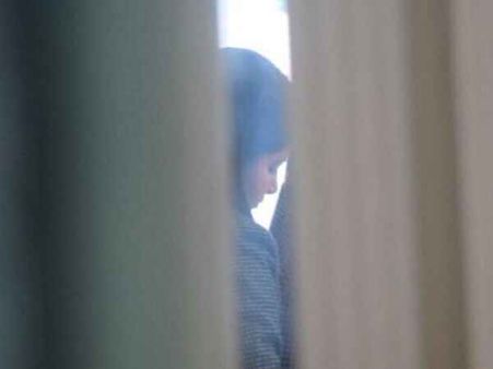 अवैध खनन मामले में ED ऑफिस पहुंची IAS बी चंद्रकला, पूछताछ के बाद छोड़ा