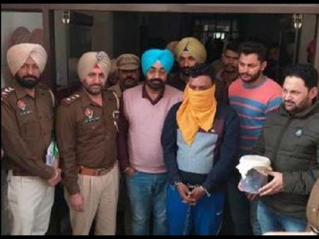 डबल मर्डर कर फेसबुक लाइव से दहशत फैलाने वाला गैंगस्टर पंजाब पुलिस ने दबोचा