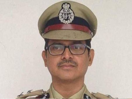 आईपीएस अमिताभ ठाकुर की बेटी को बार-बार कॉल कर परेशान कर रहा अनजान, दर्ज हुआ मुकदमा