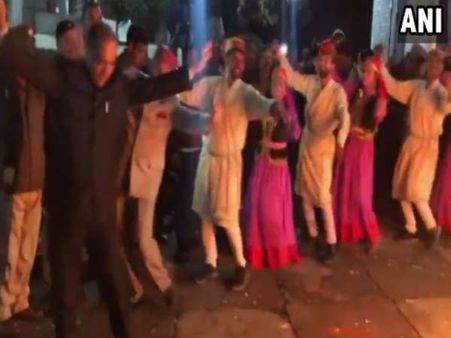VIDEO: लोहड़ी पर्व पर हिमाचल के CM जयराम ठाकुर ने किया पारंपरिक नृत्य