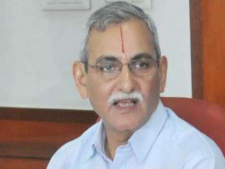 CBI विवाद: कांग्रेस ने की सीवीसी को तत्काल बर्खास्त करने की मांग, लगाया गंभीर आरोप