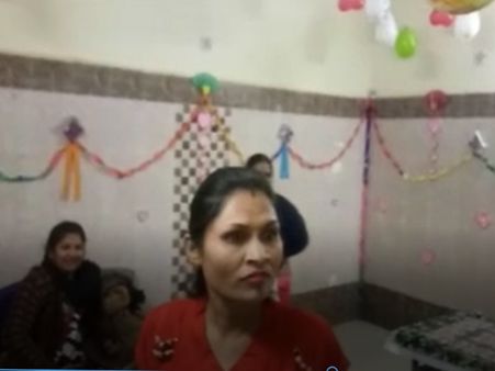 नर्सों ने अस्पताल में ही मना डाली न्यू ईयर पार्टी, दर्द से तड़पते रहे मरीज