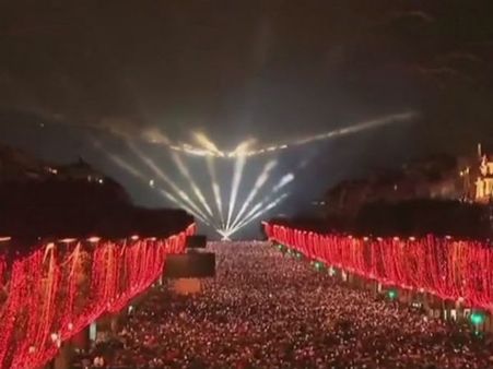 दुनियाभर के अलग-अलग देशों में किया गया नए वर्ष का जबरदस्त स्वागत, देखिए तस्वीरें