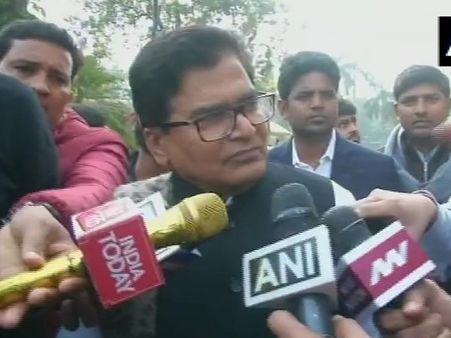 सवर्ण आरक्षण बिल: रामगोपाल यादव ने, पिछड़ा वर्ग के लिए रखी 54% आरक्षण की मांग