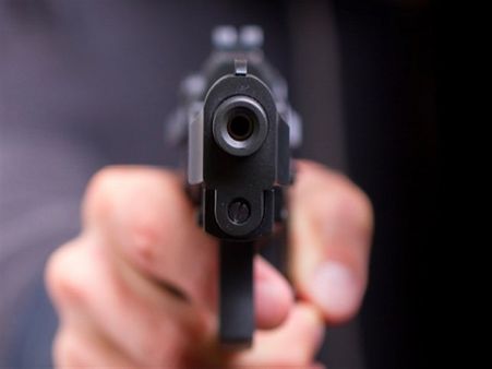 नए साल के जश्न में JDU के पूर्व विधायक ने चलाई गोली, महिला के सिर में जा लगी