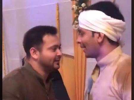 चुनाव पर तेजप्रताप की घोषणा से खफा तेजस्वी बोले- कुछ काम लालू जी के लिए भी छोड़ दें