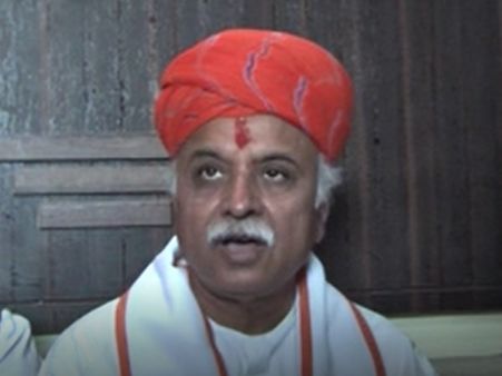 Rajasthan : अबकी बार हिन्दुओं की सरकार, कर्ज माफ़ी के साथ मन्दिर भी बनेगा - तोगड़िया