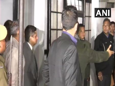 चिटफंड केस: 'सुप्रीम कोर्ट के आदेश के बाद भी CBI से सहयोग करने को तैयार नहीं राजीव कुमार'