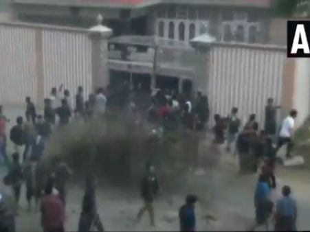 अरुणाचल प्रदेश: प्रदर्शनकारियों ने उप मुख्यमंत्री का घर फूंका, सीएम के घर भी हिंसा