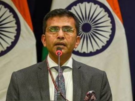 भारत ने पुलवामा हमले में जैश की संलिप्तता के ब्यौरे वाला डोजियर पाकिस्तान को सौंपा