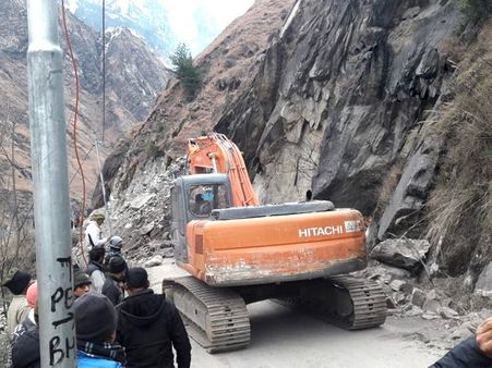 हिमाचल प्रदेश: किन्नौर में लैंडस्लाइड, नेशनल हाईवे-5 पूरी तरह बंद