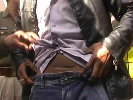 कानपुर: अपनी किडनी बेची और पेट का सर्जिकल कट दिखाकर गरीबों को ठगा, खड़ा किया लाखों का कारोबार