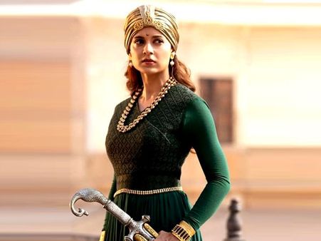 फिल्‍म मणिकर्णिका के विवाद पर कंगना ने तोड़ी चुप्‍पी, कहा- लोग मेरे काम से जल रहे हैं